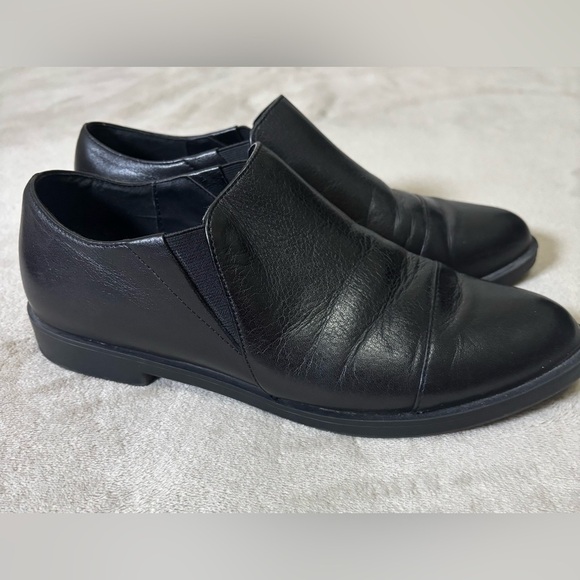 Nine West Woman’s Black Leather Slip-On Shoes Size 7M - Picture 3 of 7